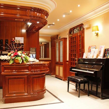 Hostal Victoria III Madrid Luaran gambar