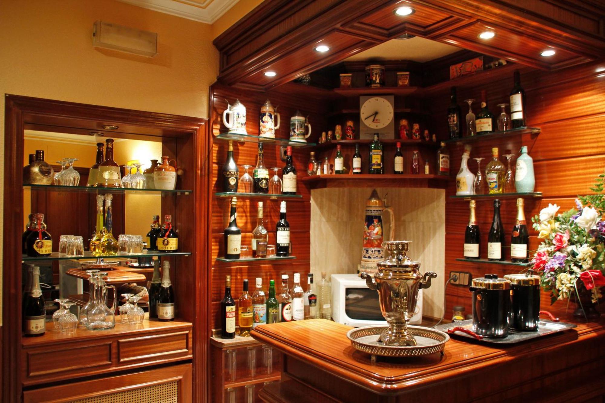 Hostal Victoria III Madrid Luaran gambar