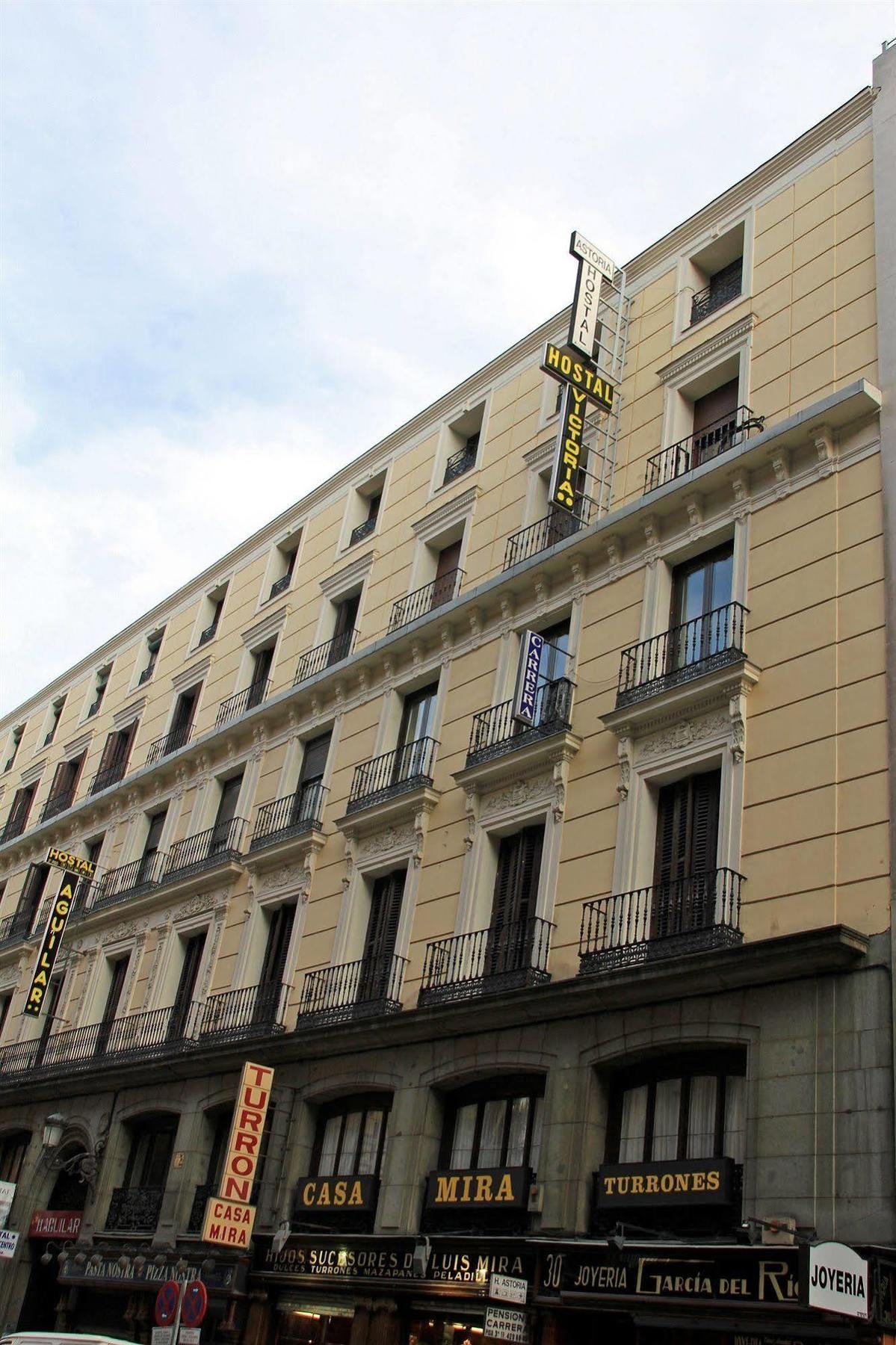 Hostal Victoria III Madrid Luaran gambar